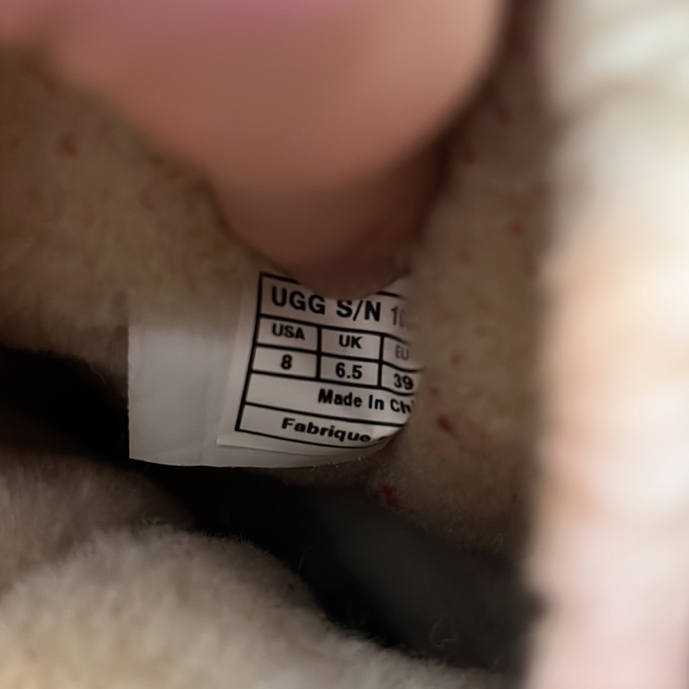 Silver sparkly Ugg boots size 8 - Picture 8 of 8